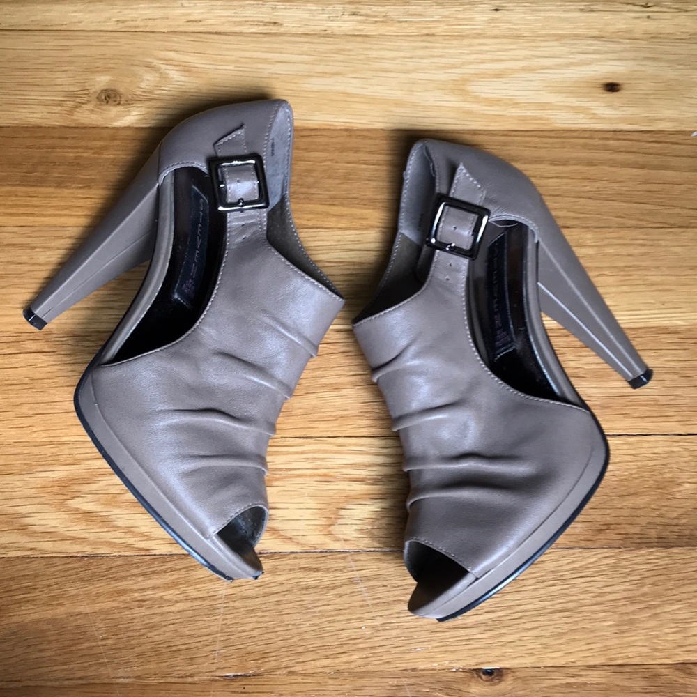 Steve Madden Genuine leather peep toe heels